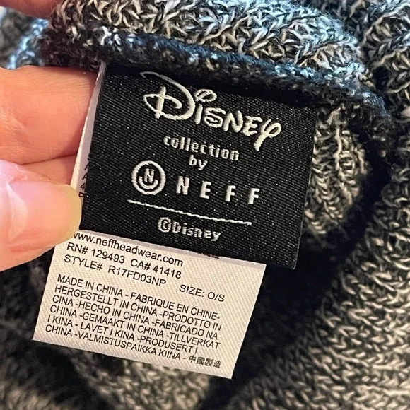 NWT Disney X NEFF Minnie Mouse Skate Cuffed Beanie OSFM - Picture 3 of 4